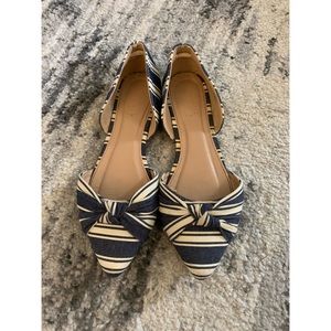 Pointed Tow Bow Flats